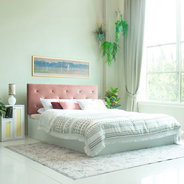 سرير نيروداه كوين - مُنجّد بالجلد الصناعي مع صندوق تخزين