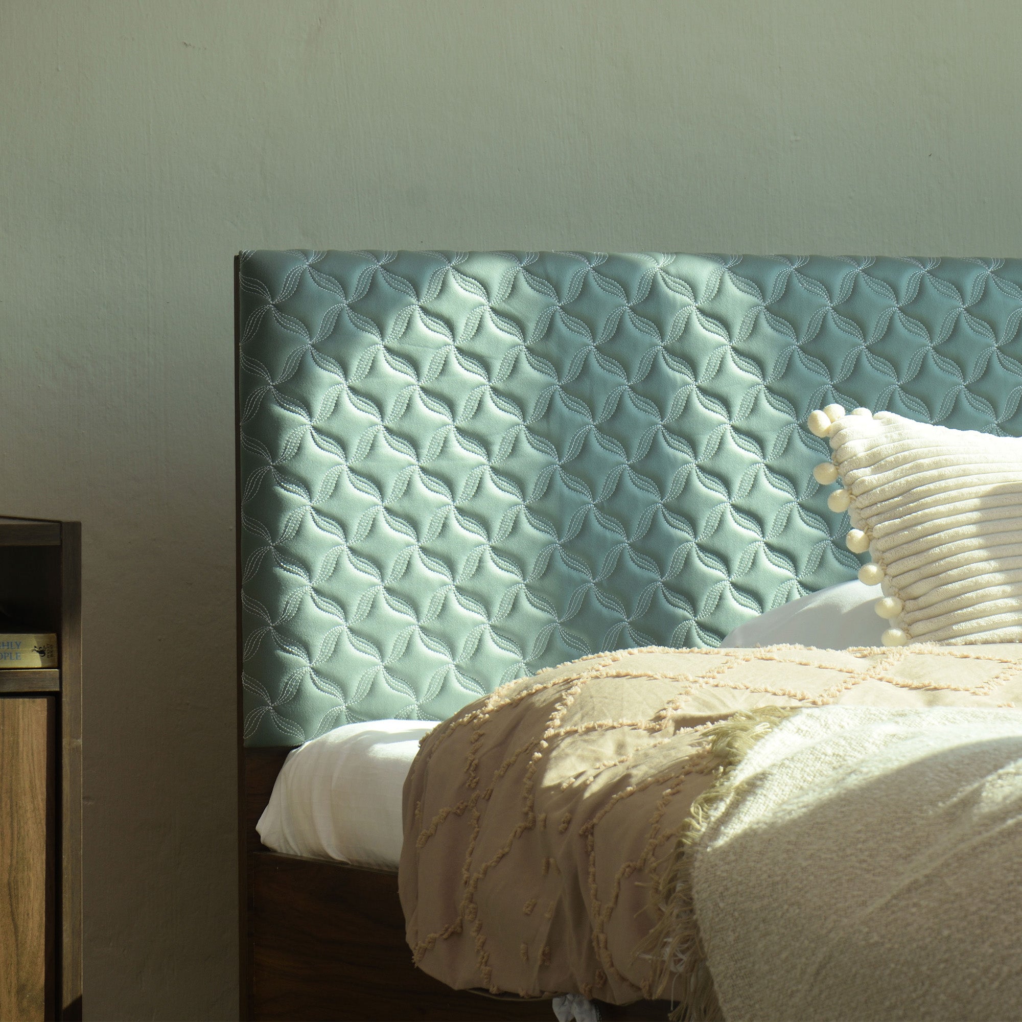 Lush Deluxe Queen Bed – Modern Storage Bed with Non-Woven Base