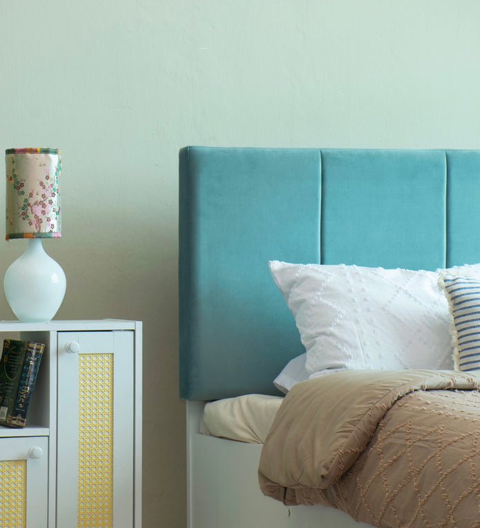 سرير يانترا كوين - مُنجّد بالجلد الصناعي مع صندوق تخزين