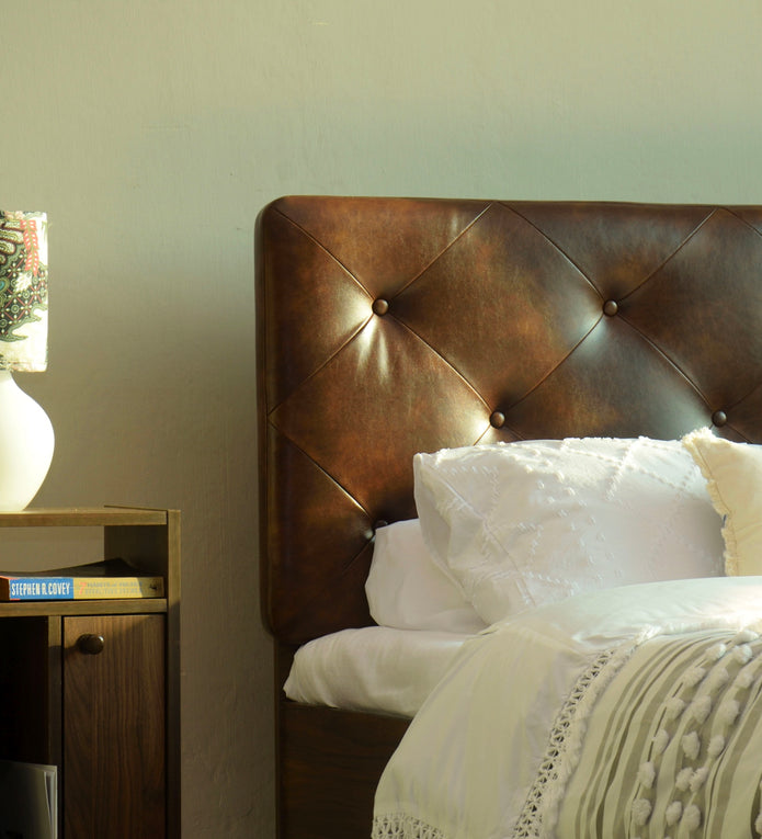 سرير تبغ مع قماش جلدي فاخر وصندوق تخزين - سرير كوين