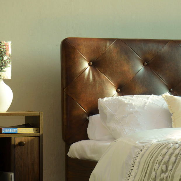 سرير تبغ مع قماش جلدي فاخر وصندوق تخزين - سرير كوين