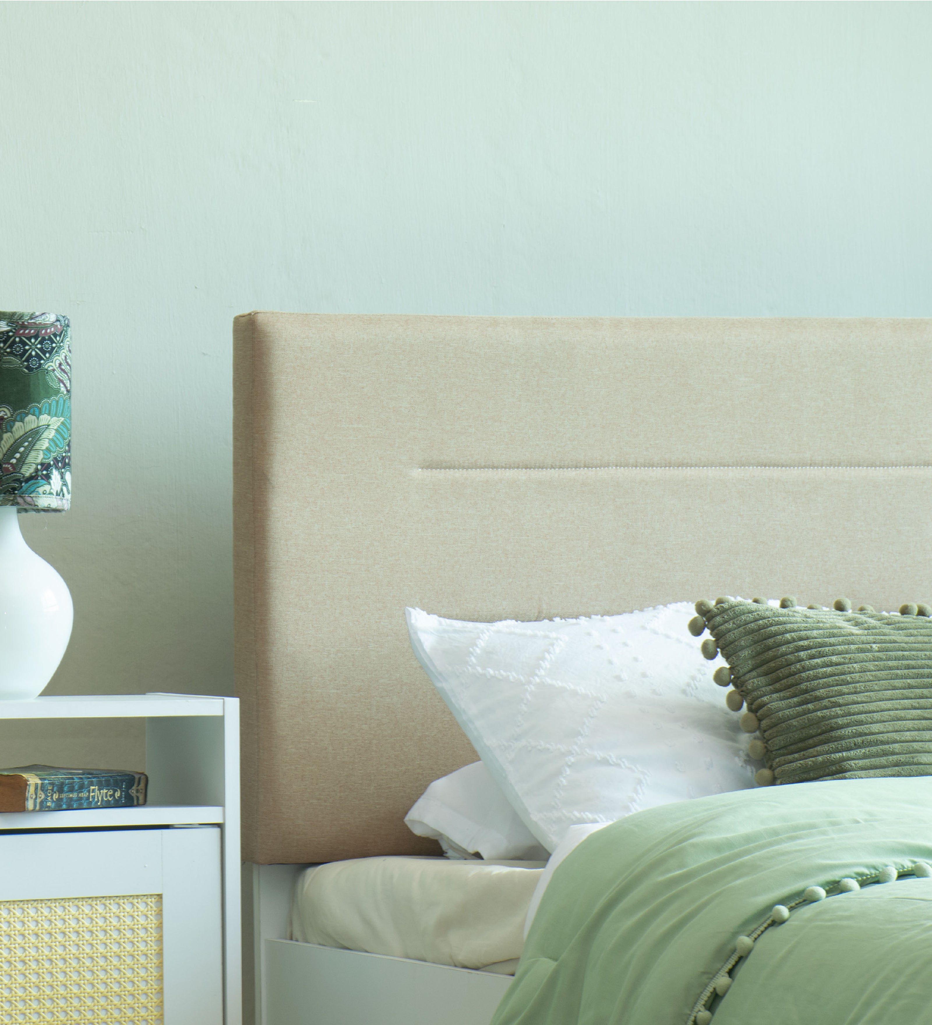 Bakhti Queen Bed – Leatherette Upholstered Bed with Box Storage