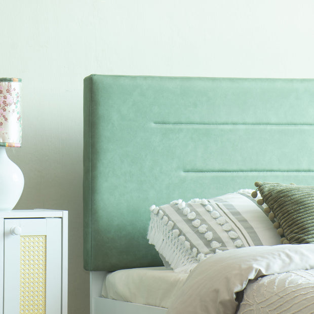 سرير كوين من Ahimsa - مُنجّد بجلد صناعي مع صندوق تخزين